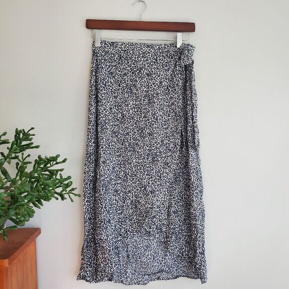 American Eagle leopard print Midi wrap skirt size small - Picture 4 of 8